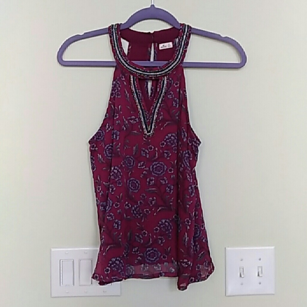 STORE CLOSING MAKE AN OFFER! Hollister top